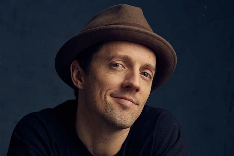The Rhythmical Groove of Jason Mraz: A Guide to His Signature Sound
